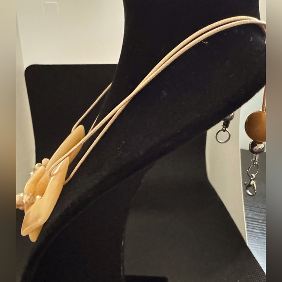 Necklace with stone! - Picture 3 of 4